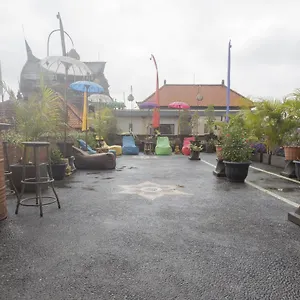  Hostel Poshtel